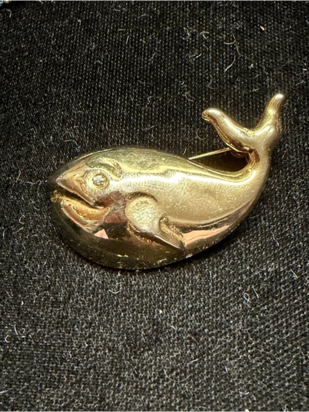 Source Unknown Gold Whale Brooch Pin